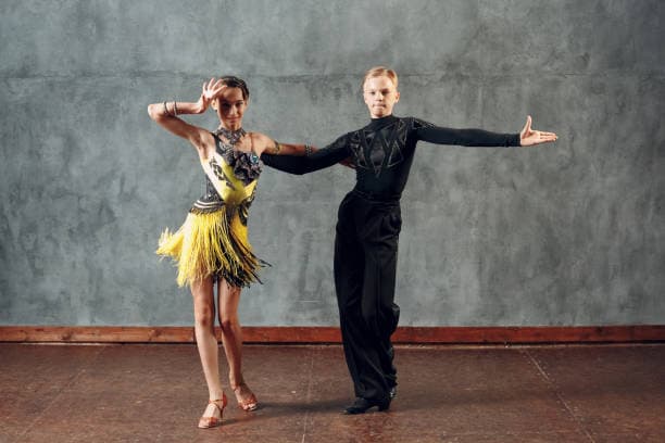 Jeunes danseurs Blue Ado au Studio Blue Mambo