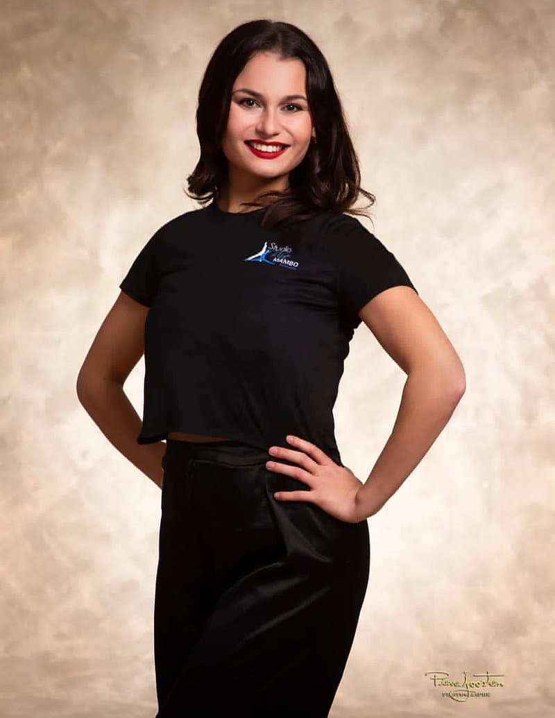 Élisabeth Poirier, professeure des cours jeunesse au Studio Blue Mambo